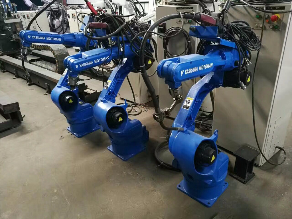 上海二手安川机器人YASKAWA机械臂回收案例